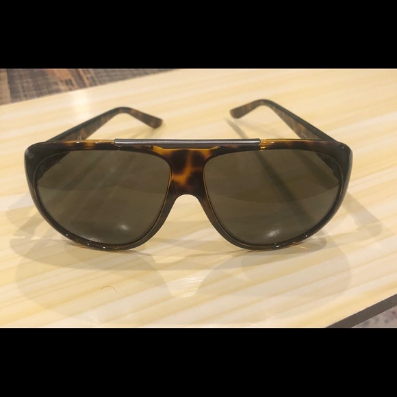 Gucci Sunglasses - Picture 5 of 8